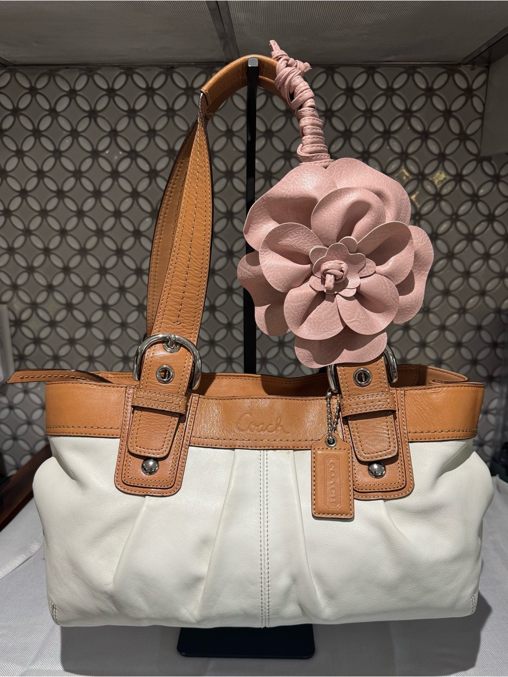 Winter Is Coming!! ❄️ Coach Soho Hampton Winter White Leather Bag 🤍🤎